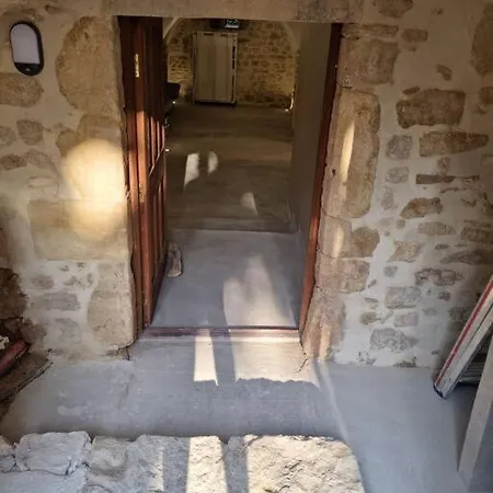 Maison De Village Saint-Laurent-de-Carnols