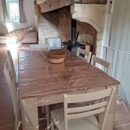 Maison De Village