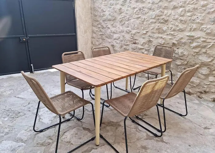 Дом отдыха Maison De Village Saint-Laurent-de-Carnols